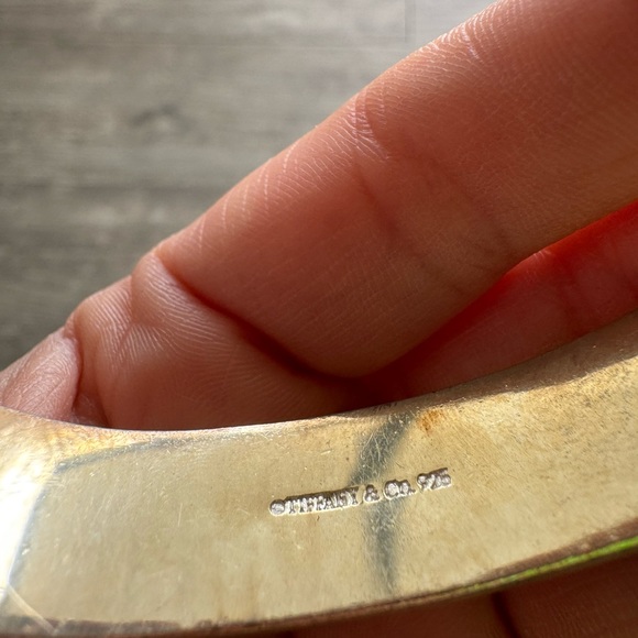 ONE DAY SALE✨

FINAL SALE♥️TIFFANY & CO. 925 vintage bangle bracelet ✨ - Picture 10 of 16